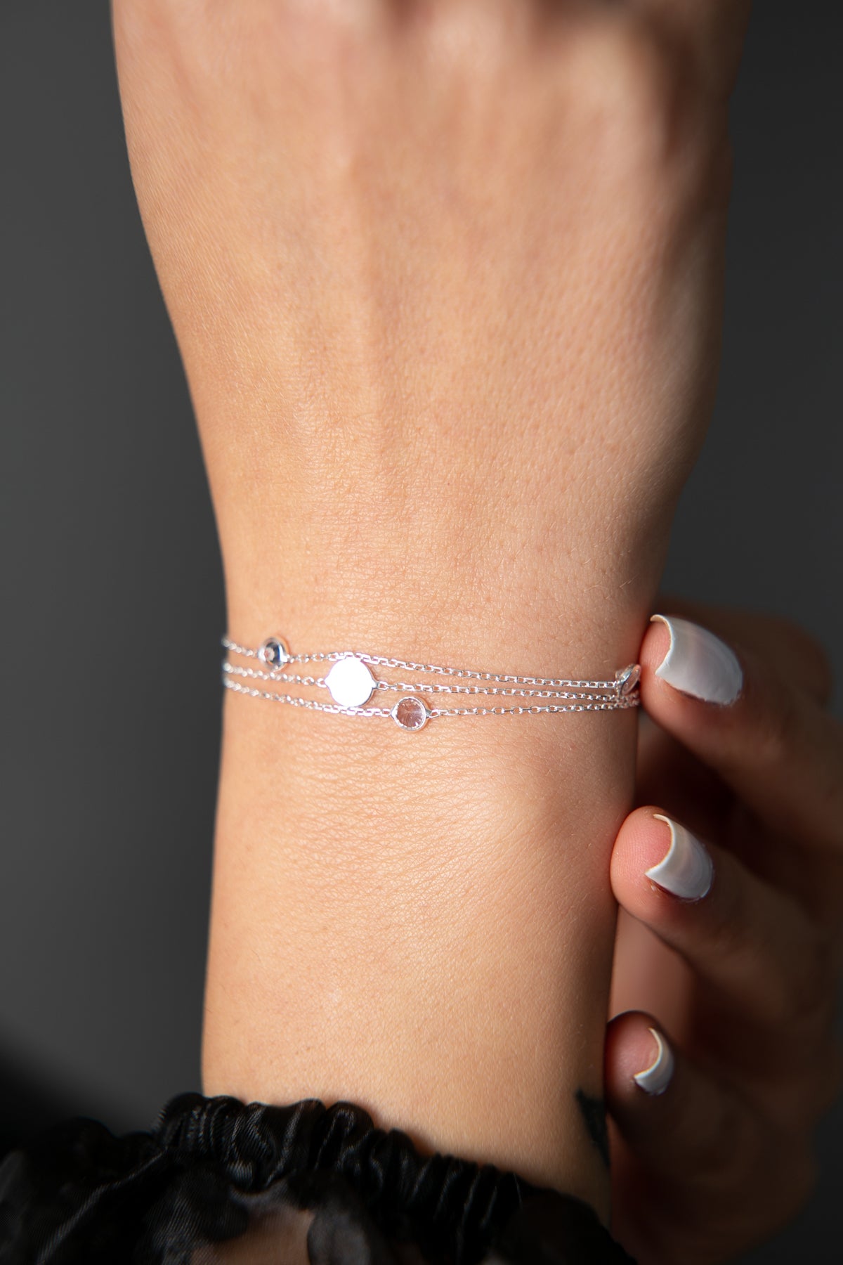 Bracelet pour femme en argent sterling 925 avec plaque en pierres précieuses détaillée , vente en gros