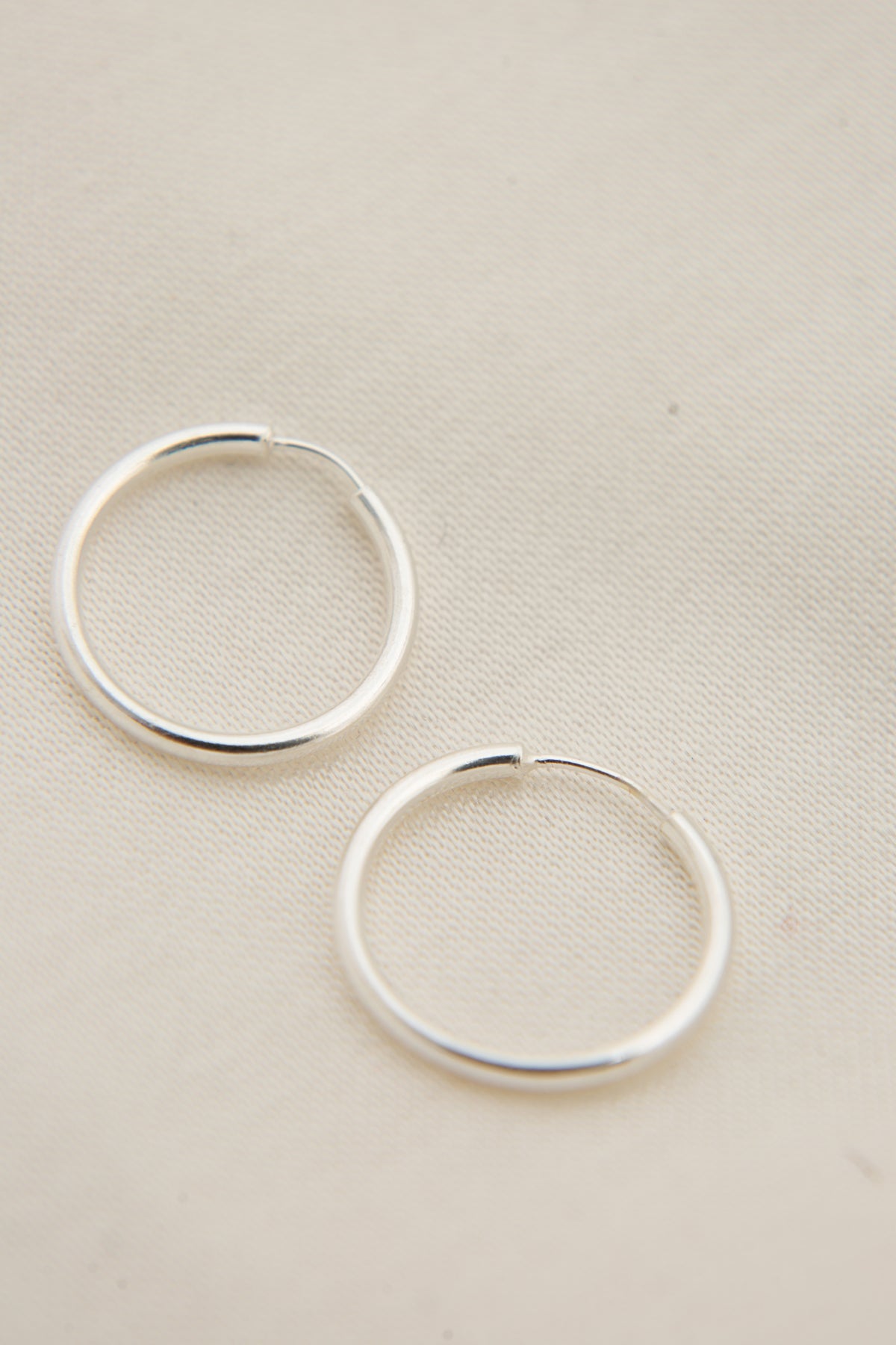 Wholesale Women's Minimal 925 Sterling Silver Earrings