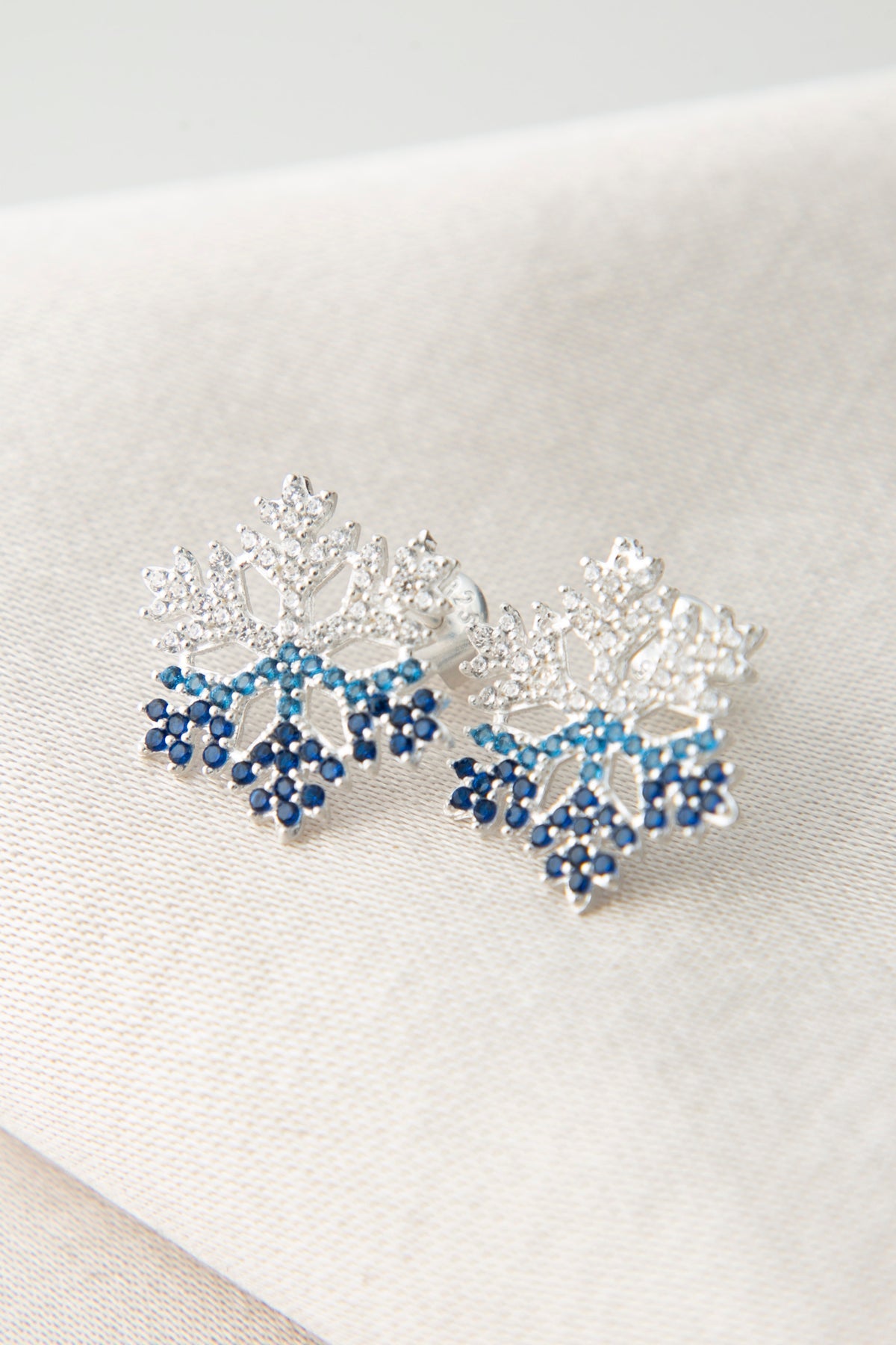 Wholesale Women's Snowflake Model 925 Sterling Silver Earrings