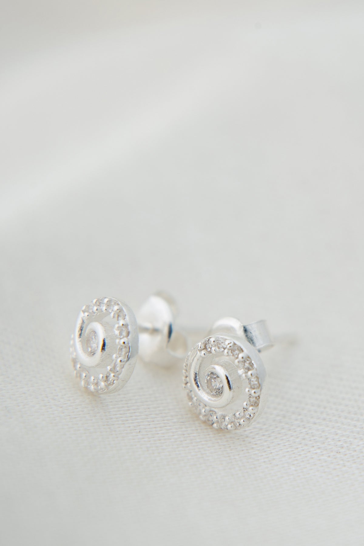 Boucles d'oreilles en argent sterling 925 pour femmes en gros avec détail en pierre 